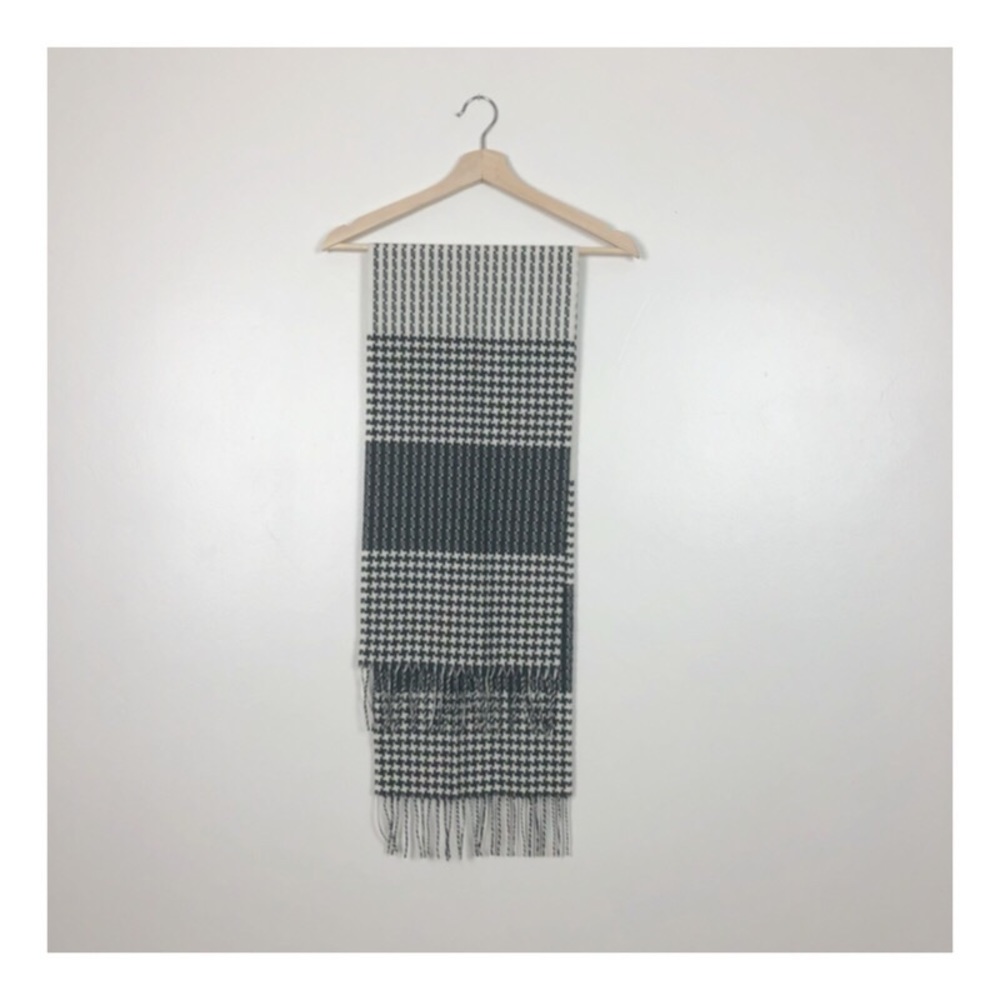 houndstooth wool fringe scarf - Picture 3 of 4